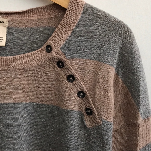 DKNY Jeans Sweater, Size M - Picture 3 of 4